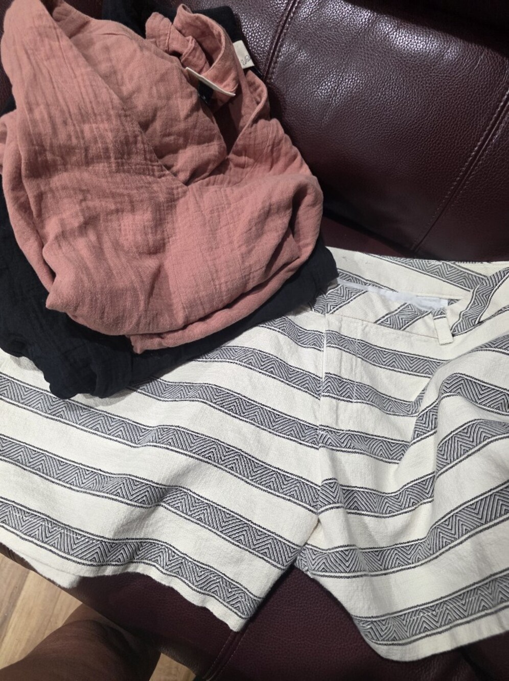 Cute &  soft and cozy Outfits. 2 Soft shirts 3x, 4x & Sz 18 liz clariborn Shorts